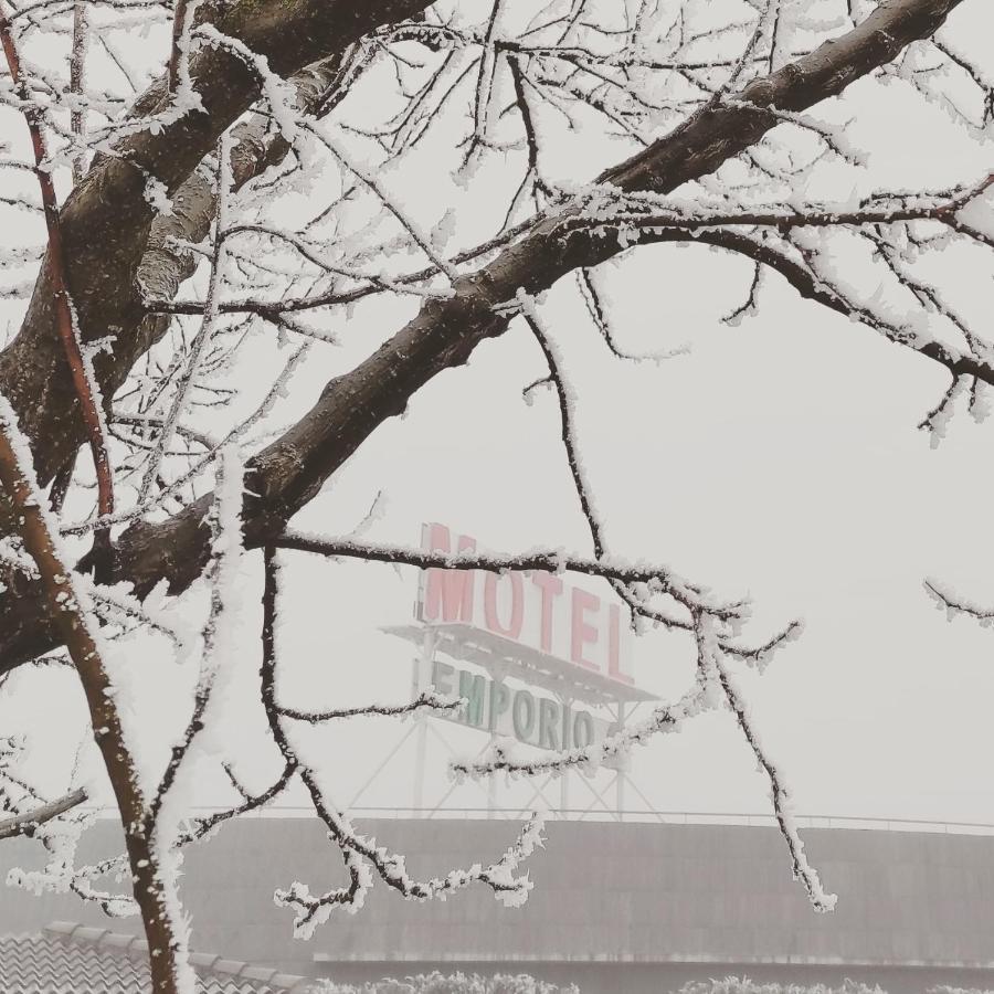 Motel Emporio Cabezón de Pisuerga Екстериор снимка